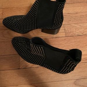 Alice + Olivia Shoes - Alice + Olivia Black booties w studs, size 6.5 Alice + Olivia Shoes - Alice + Olivia Black booties w studs, size 6.5